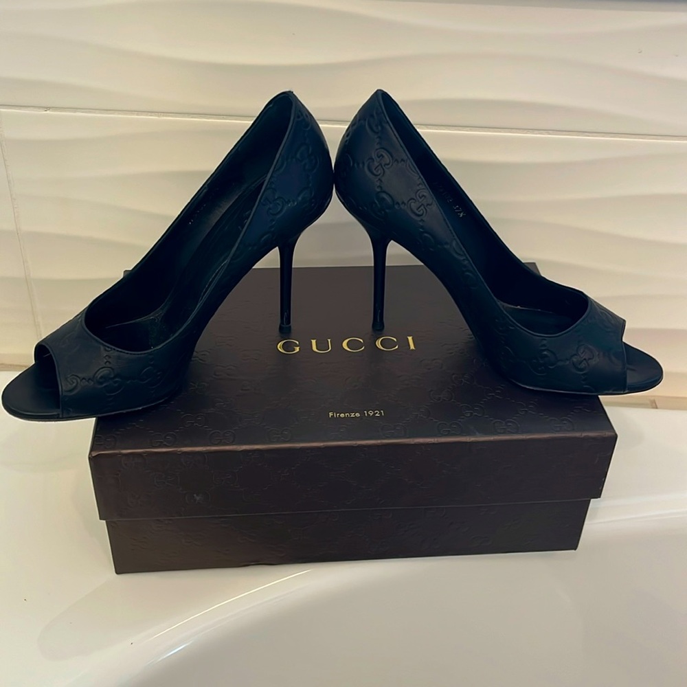 Authentic Black Gucci peep toe pumps